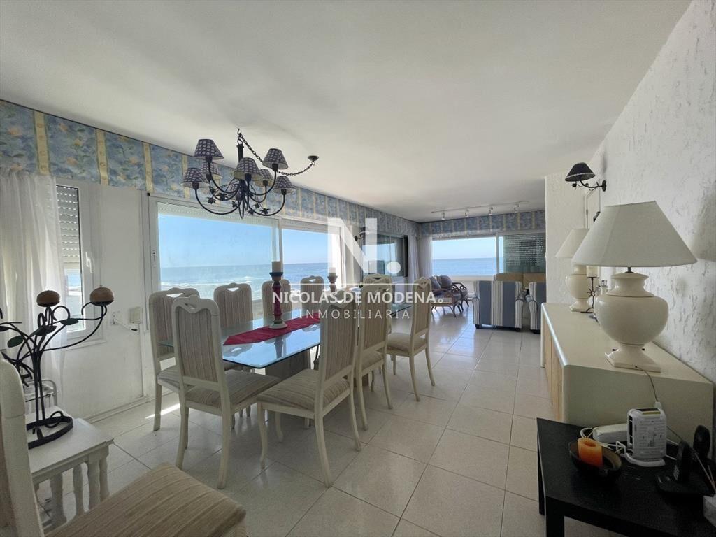 Apartamento en primera línea, Playa Brava, Punta del Este.