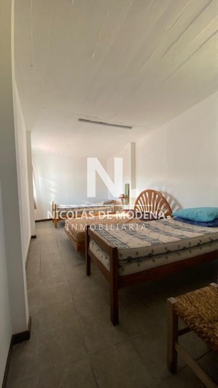 Casa de 3 dor mas apto al fondo con 2 dor en el a
