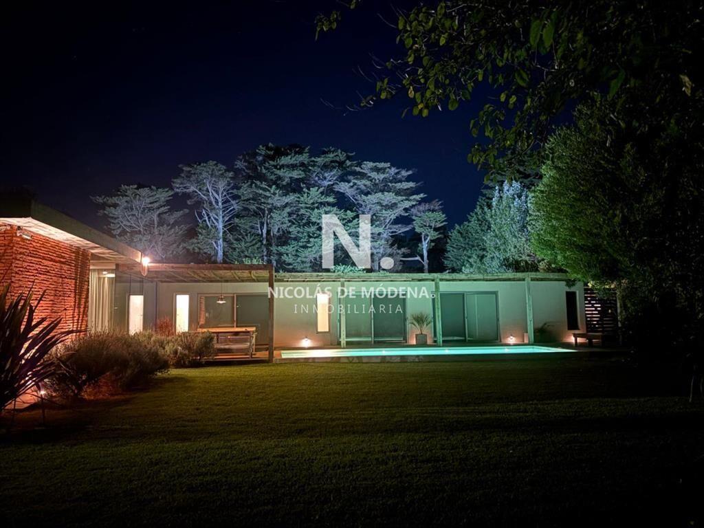 Casa en venta de 3 dormitorios en Punta del Este.