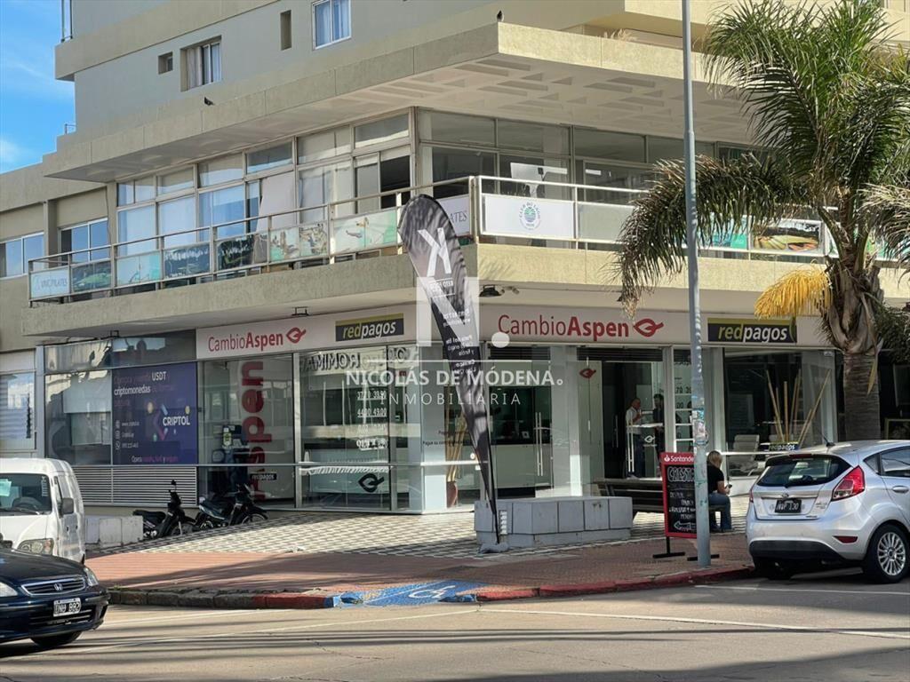 En venta Local de 430m2 en Torre Gorlero
