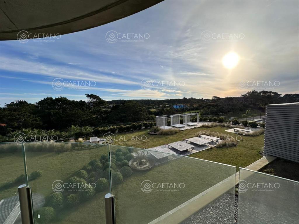 Venta departamento en Surfside de 1 dorm + den