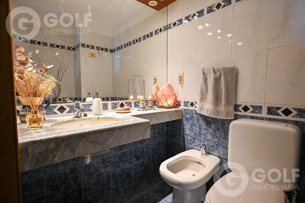 VENTA DE PENTHOUSE TRIPLEX CON 4 COCHERAS Y PARRILLERO EN P