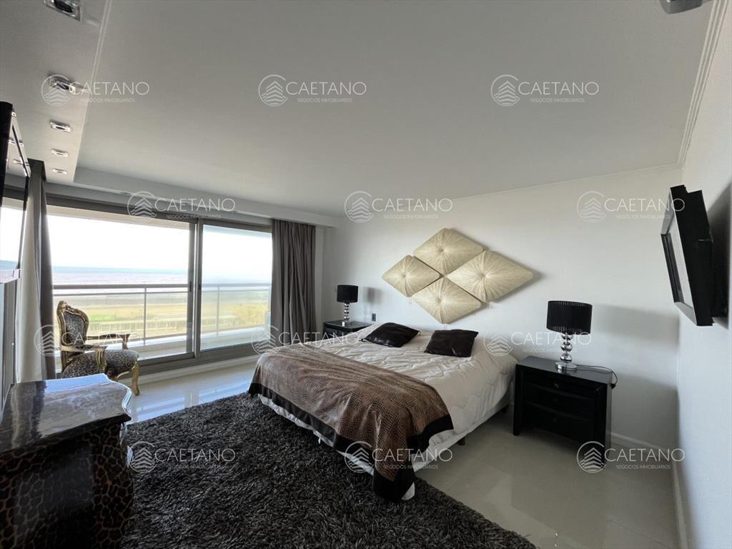 Venta apartamento de 3 dormitorios, Playa Brava