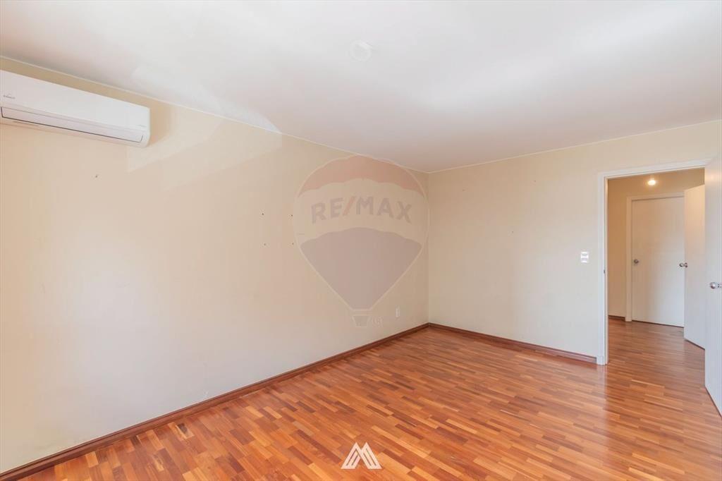 Venta apartamento Pocitos 4 dormitorios / garaje