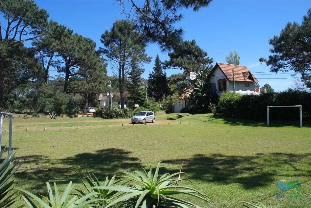 Casa de 4 dormitorios con piscina en alquiler en
