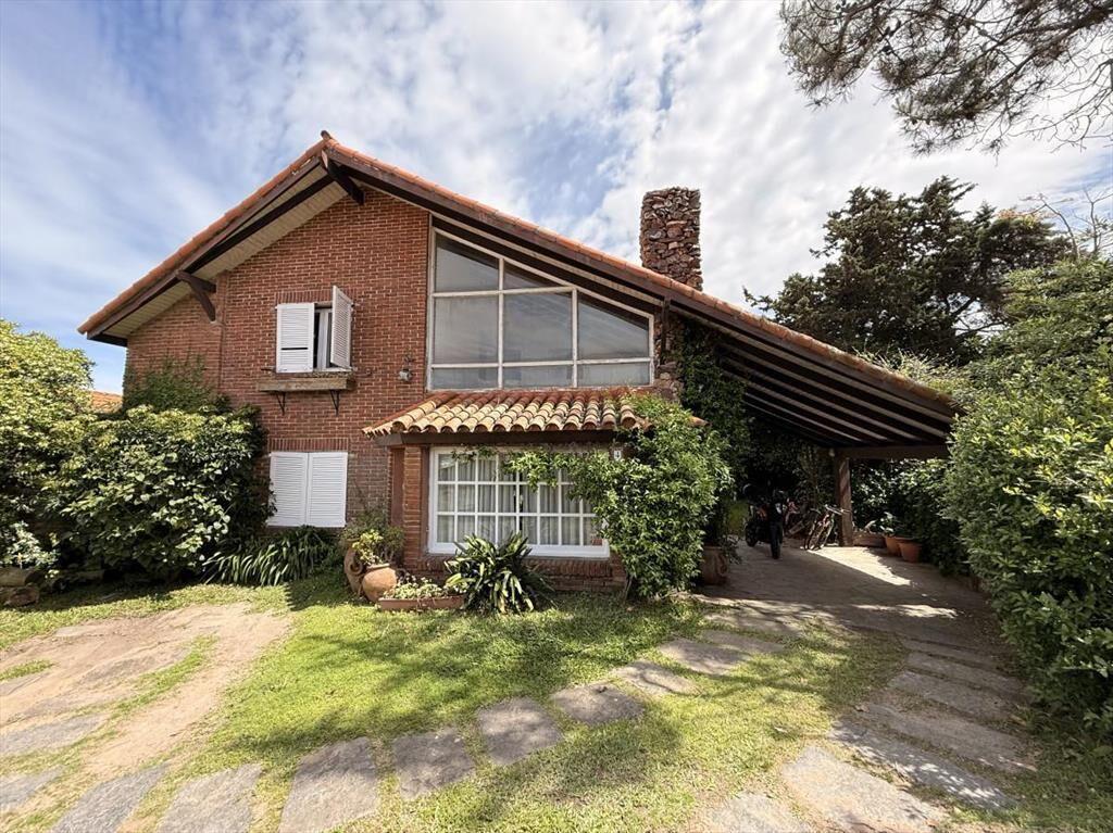 Casa PINARES