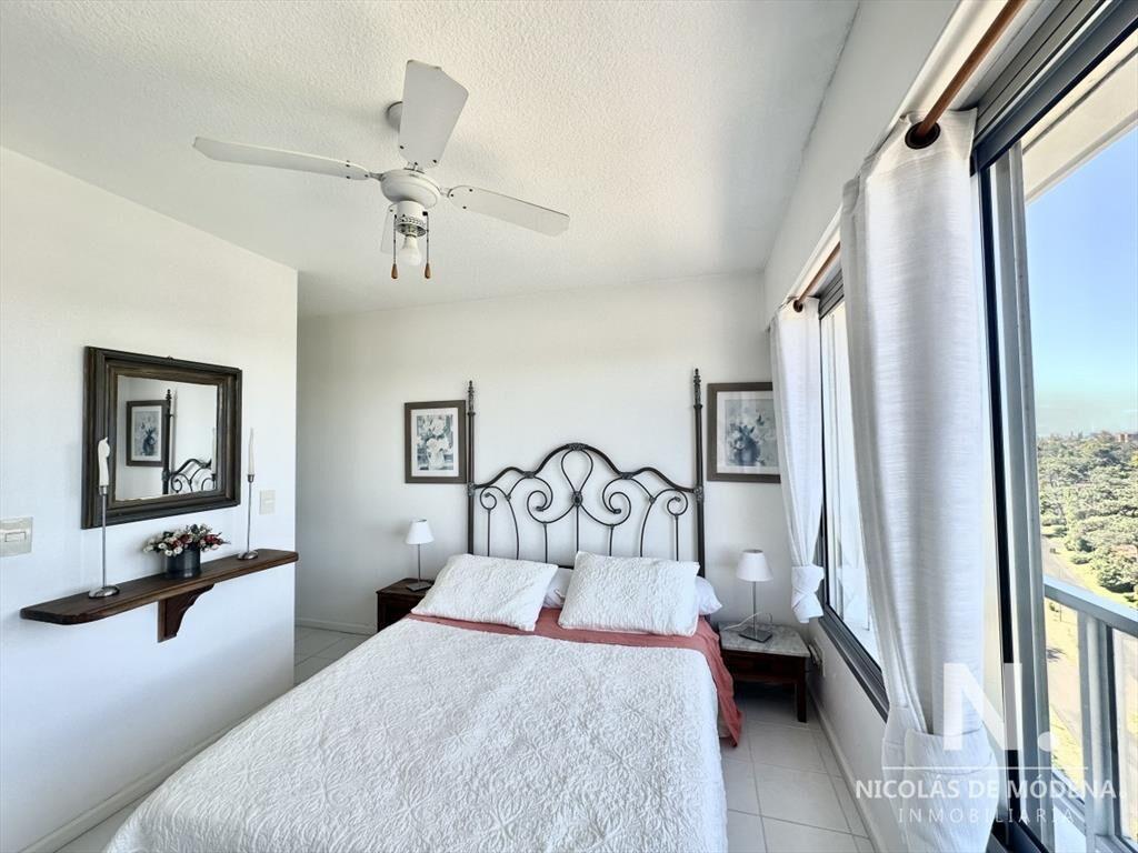 Venta apartamento 3 dormitorios. Playa mansa, Punta del Est