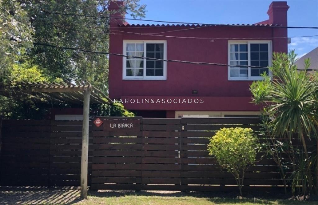 Casa de 4 Dormitorios en Venta en la Barra.