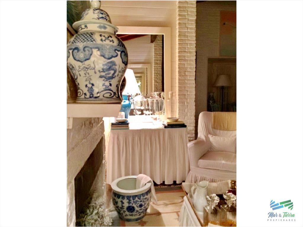 Casa en venta. A seis cuadras del mar. Cuenta