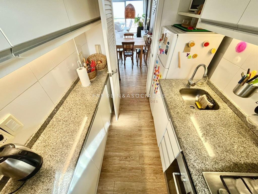 Apartamento de 2 dormitorios en playa Brava, del