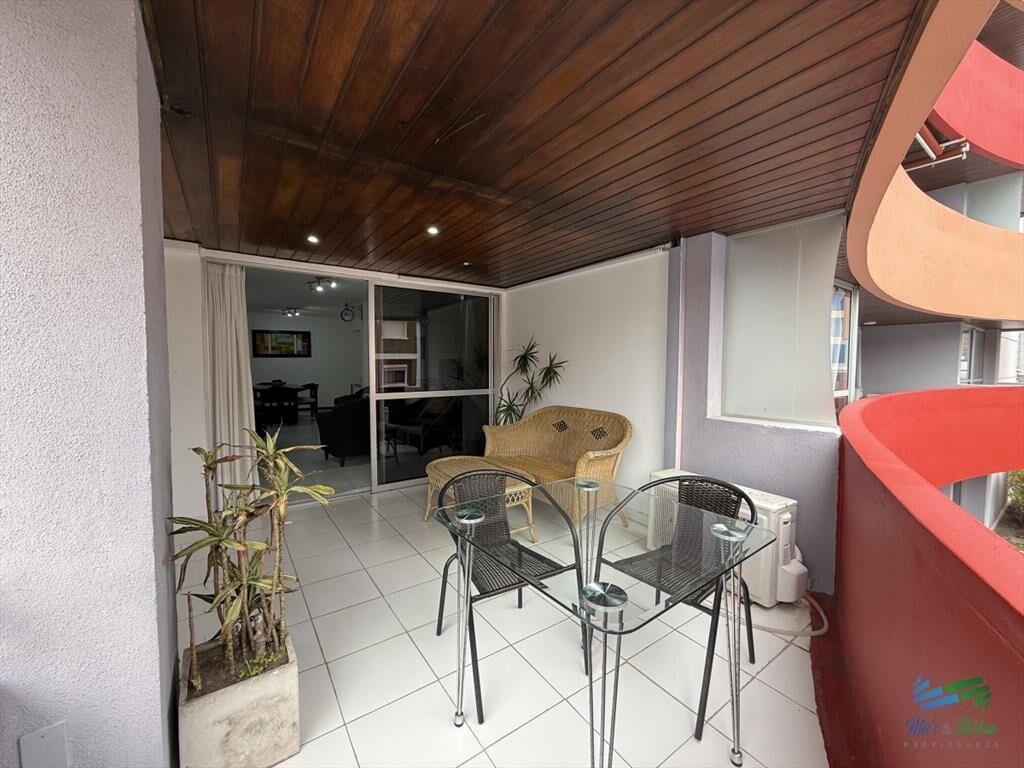 En venta apartamento 2 dormitorios con cochera,