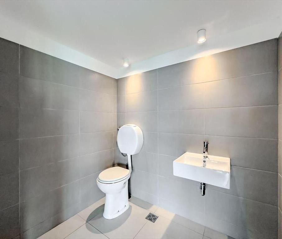 VENTA APARTAMENTO AV. LIBERTADOR 1 DORM CON PATIO