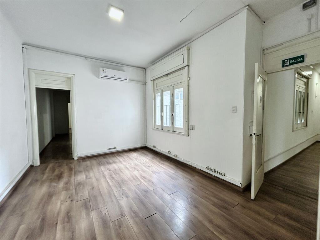 Alquiler local comercial y oficinas – Padrón único – Bv. Ar