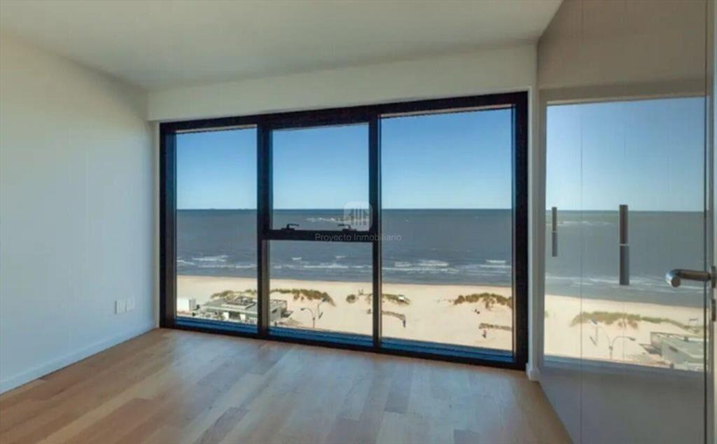 VENTA APARTAMENTO TRES DORMITORIOS MALVIN