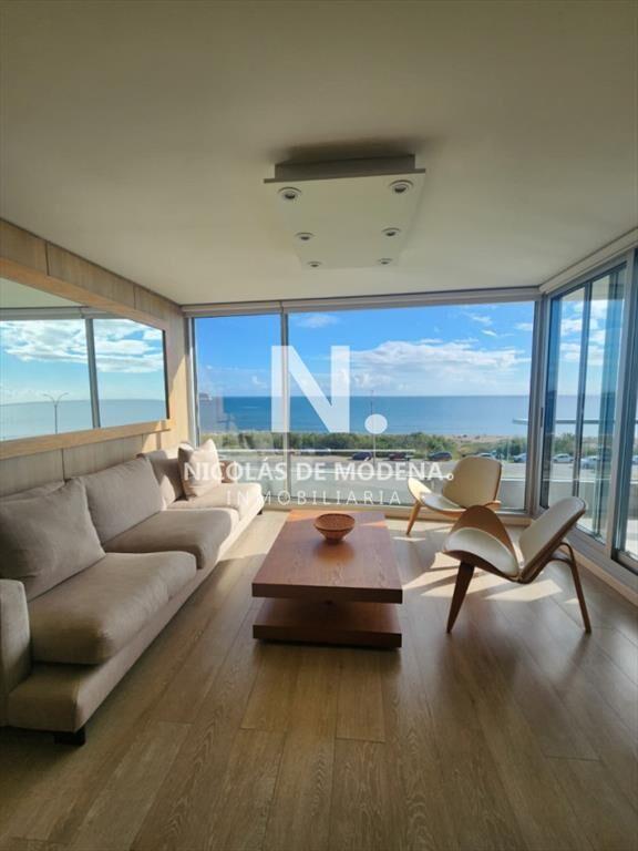 Exclusivo apartamento en primera linea de la con