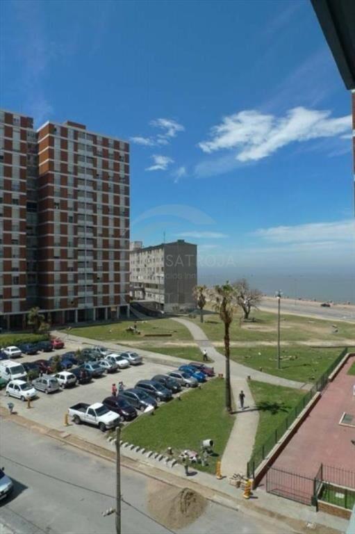 CASATROJA VENTA APTO 2 DORMITORIOS BARRIO SUR A METROS DE