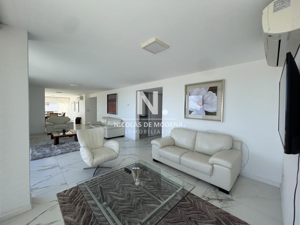Hermoso Penthouse, venta 4 dormitorios.