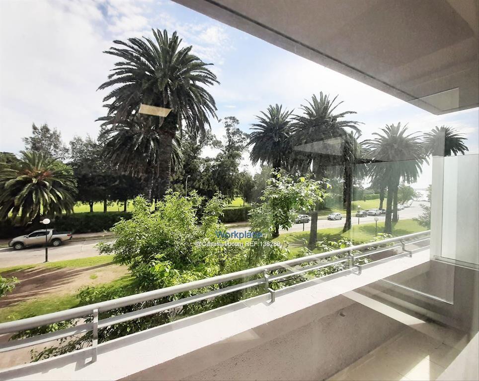 VENTA CON RENTA- OFICINA PUNTA CARRETAS - FRENTE AL GOLF