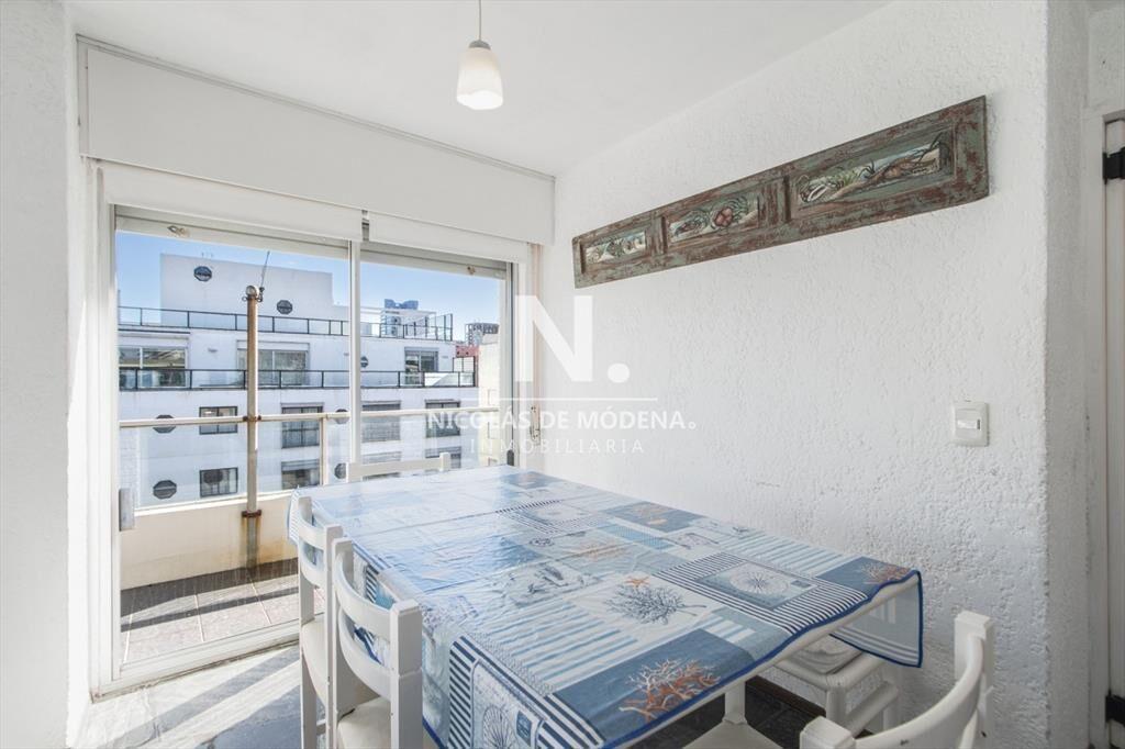 Vende apartamento de 3 dormitorios en Península