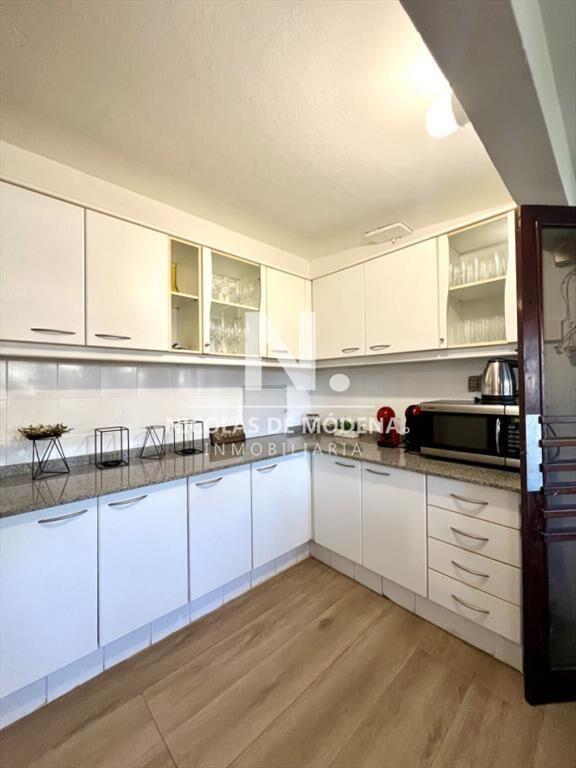 Amplia casa en Cantegril, Punta del Este. 509m2 y