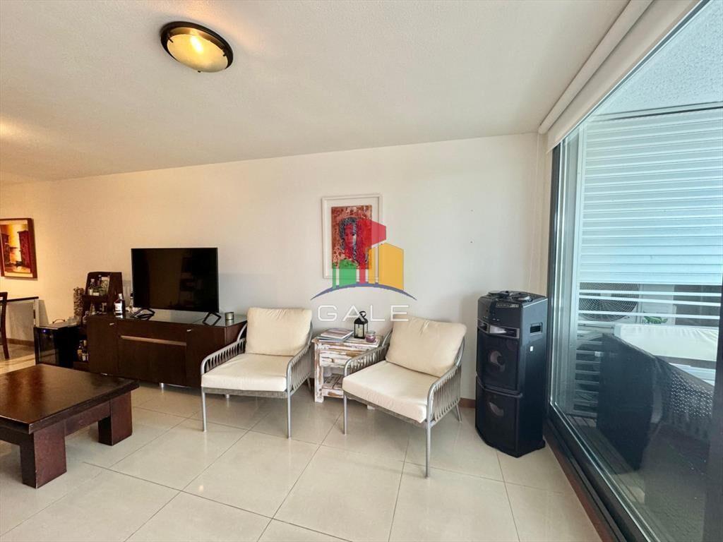 Apartamento en venta de dos dormitorios Playa