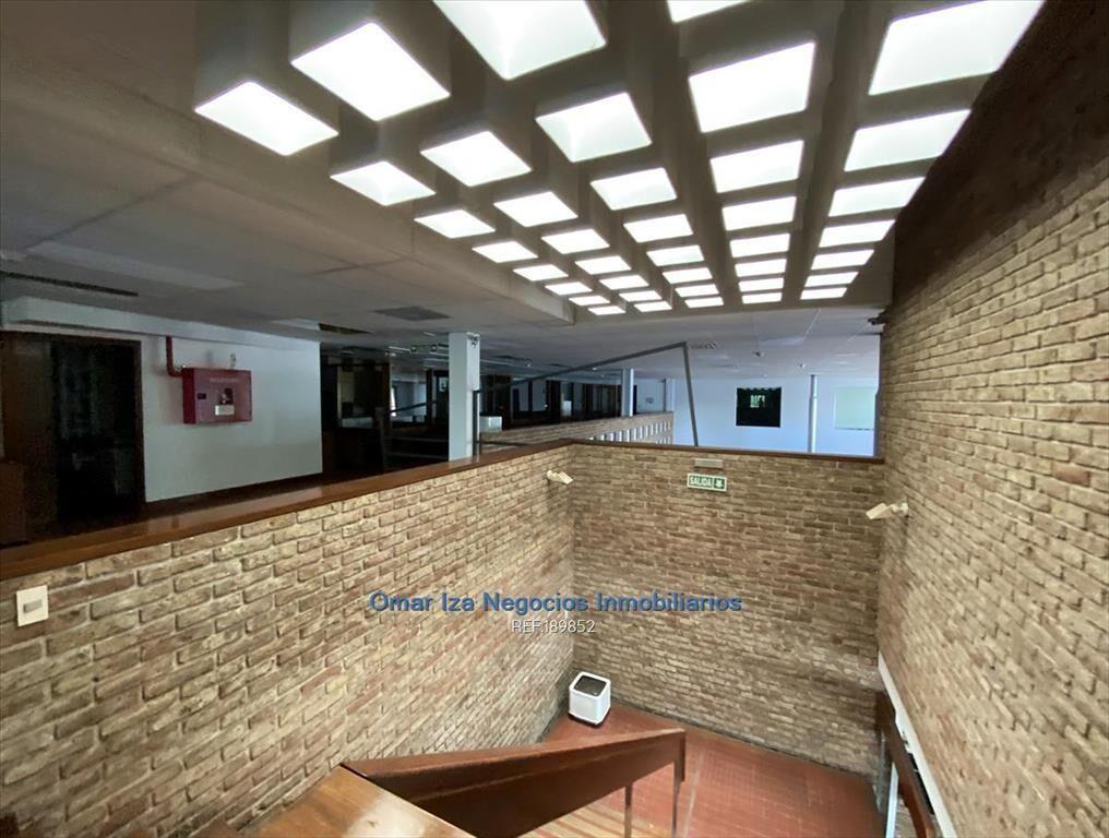 Venta local oficinas edificio corporativo aguada comercial