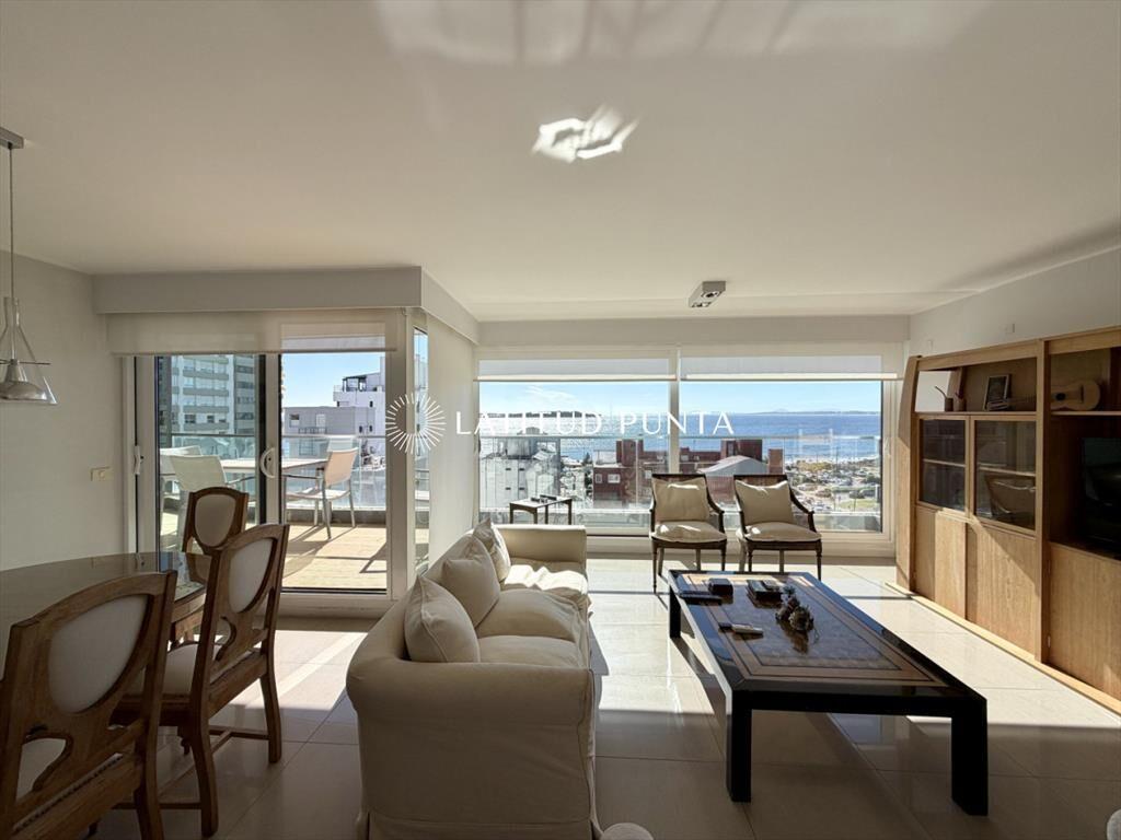 Apartamento de dos suites más dependencia con al