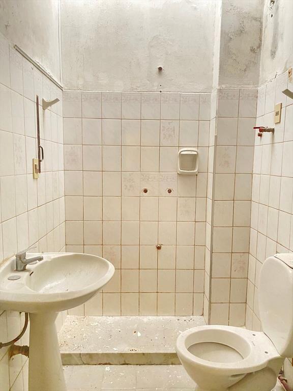VENTA CASA 2 DORMITORIO GRAN GARAJE. LA TEJA