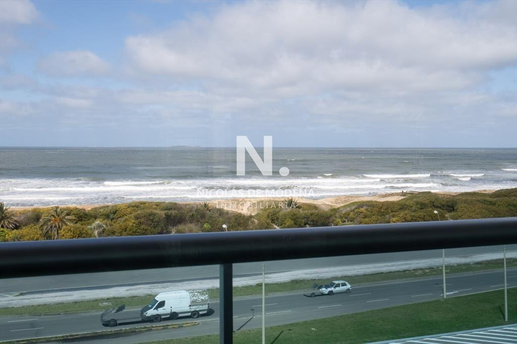 Alquila departamento en Brava, Punta del Este de 4 dormitor