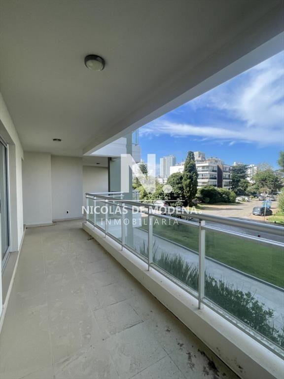 Oportunidad de compra. Apartamento en Aidy grill, de 2 dorm