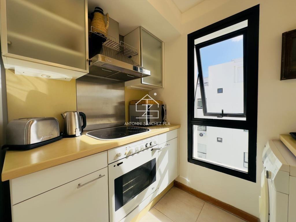 Apartamento en venta frente a playa brava.