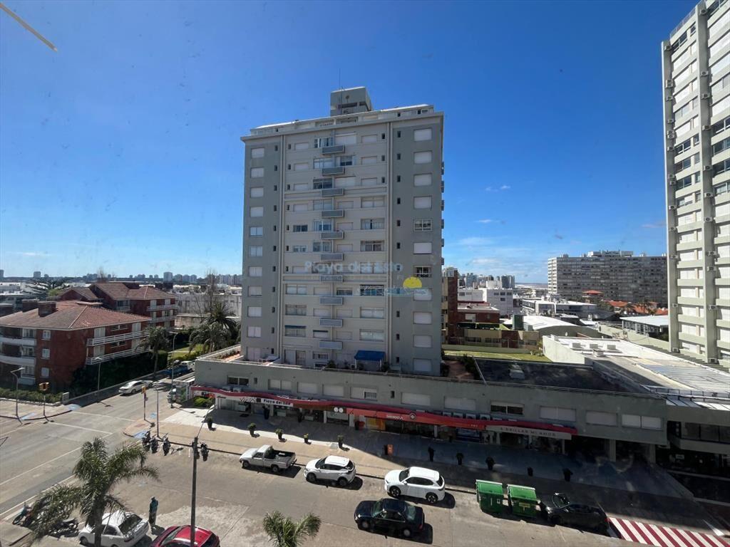 Apartamento en Alquiler de 2 dormitorios en la ,