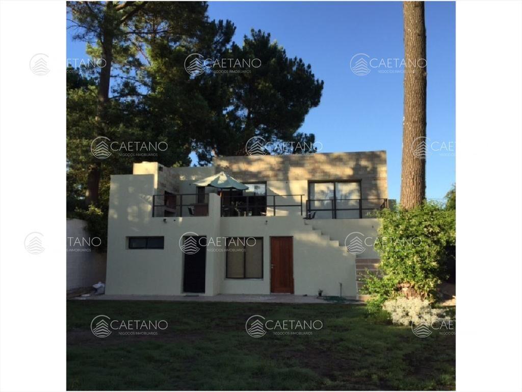 ALQUILO CASA CON CAPACIDAD PARA 8 PERSONAS EN DEL