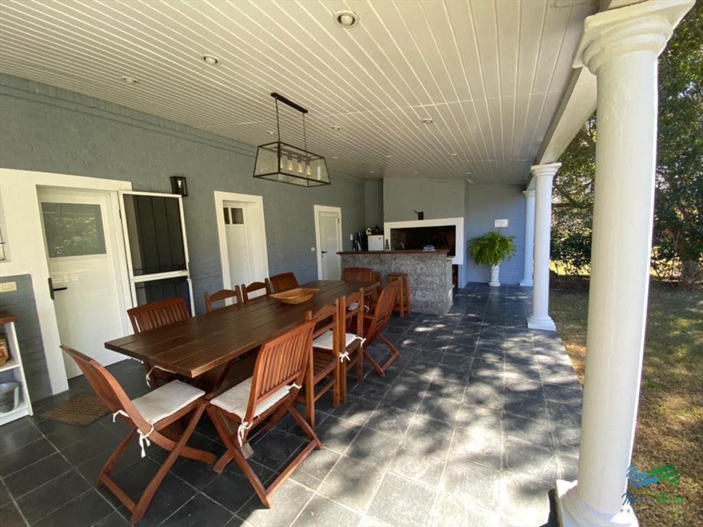 Casa de 3 dormitorios con piscina climatizada en alquiler.