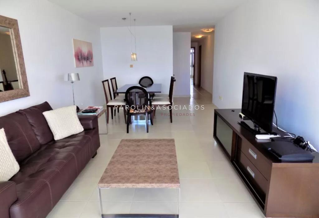 Apartamento en Seasons Tower 2 dormitorios, Punta