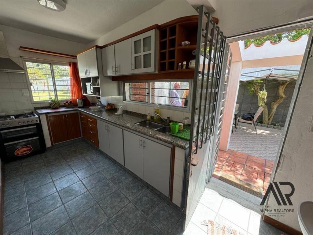 Venta Casa Tres Dormitorios Mas Apartamento En Gran Ter...