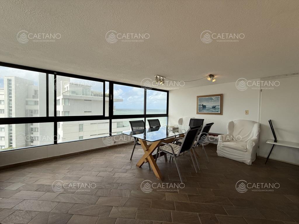 EDIFICIO AMPLIA PLANTA EN PENINSULA