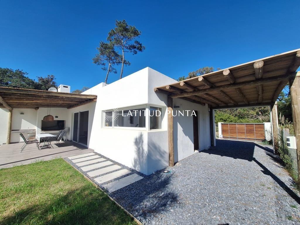 Casa a estrenar en La Barra con piscina