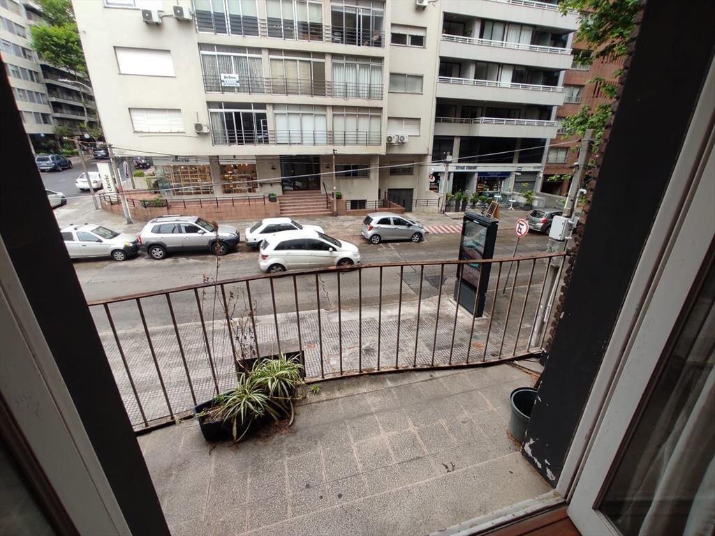 Venta casa 4 dormitorios sobre Benito Blanco Pocitos