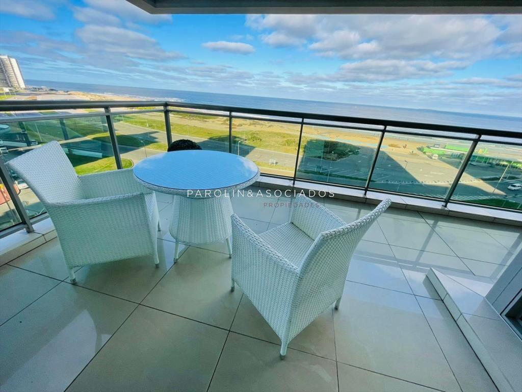 Apartamento en venta de 3 suites en Torre Punta