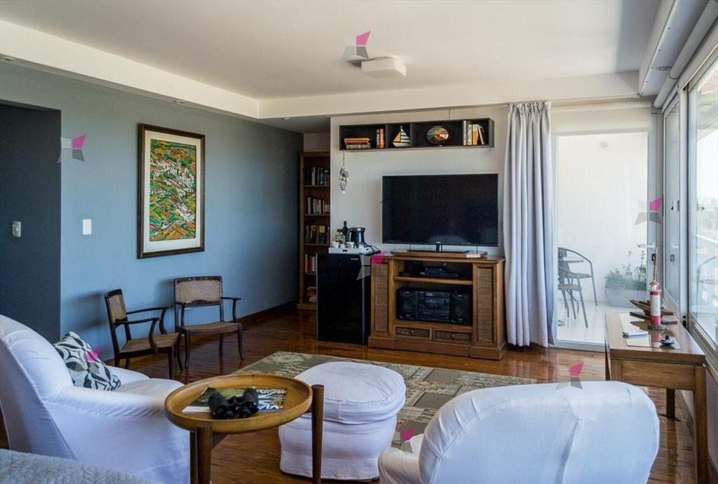 VENTA DE CASA DE 5 DORMITORIOS FRENTE AL MAR EN