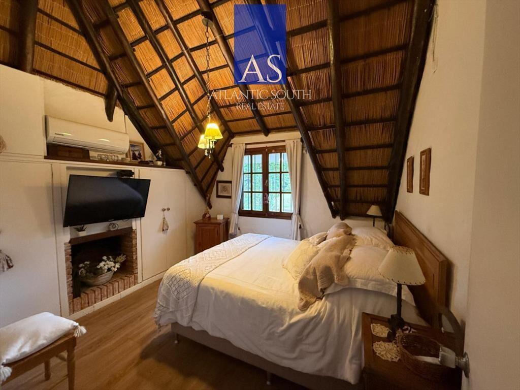 Casa 4 dormitorios Pinares Punta del Este