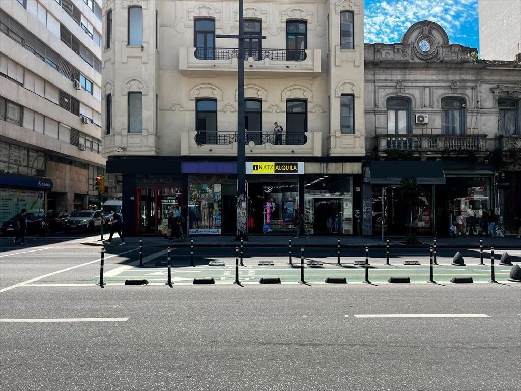 Local , 18 de julio y Vazquez, 200 m2 , 9 mts de frente ,ac