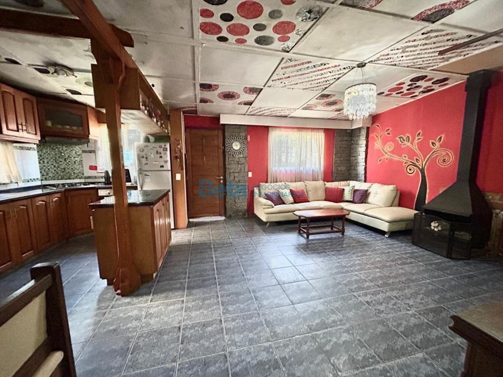 VENTA DE CASA 3 DORM, GARAJE, Y MONOAMBIENTE AL