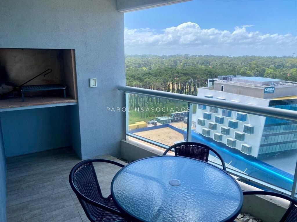 Hermoso apartamento en venta en Look Tower, Punta del Este.