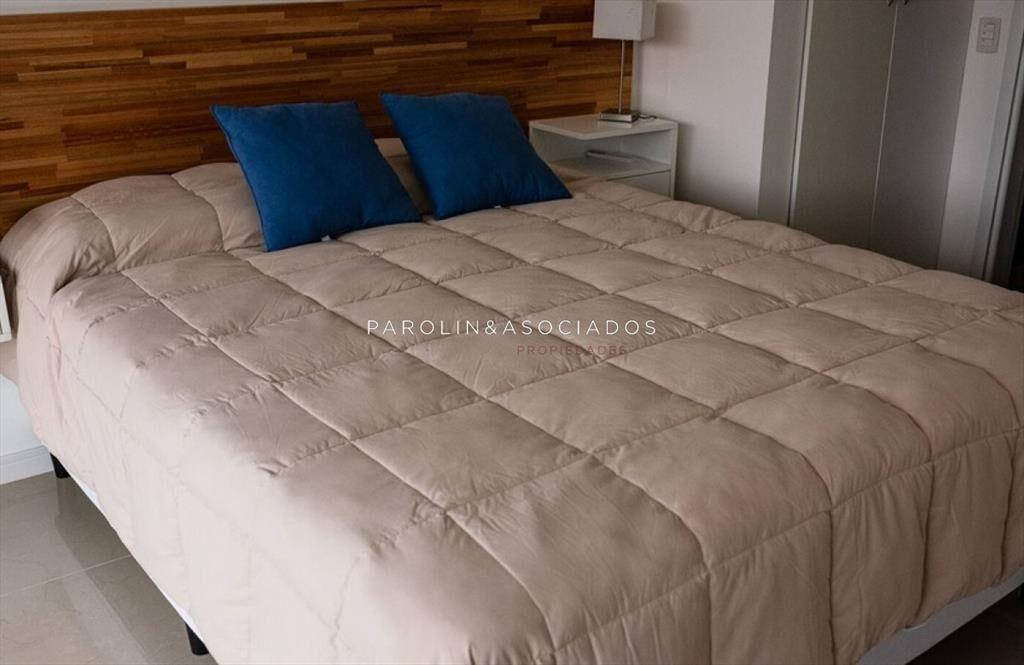 Apartamento en venta de 3 dormitorios con vista