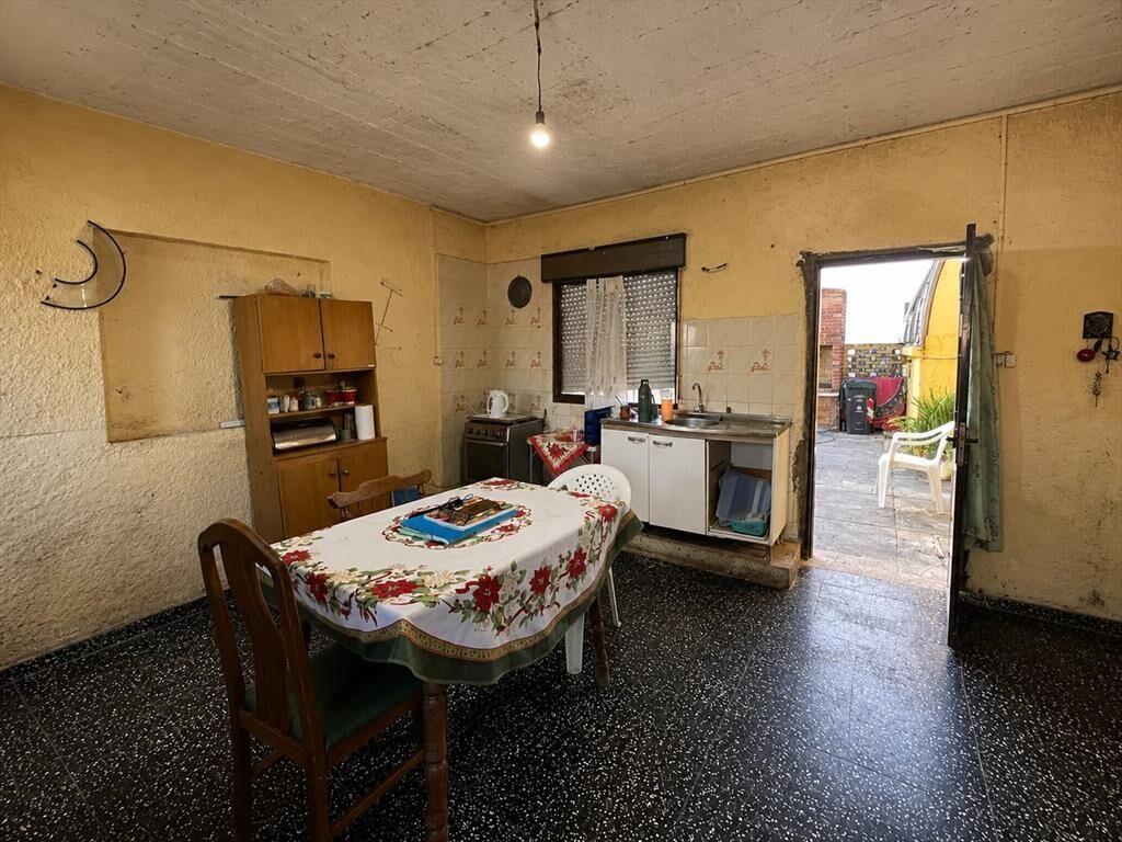 CASA EN VENTA CON AMPLIO TERRENO Y GALPON