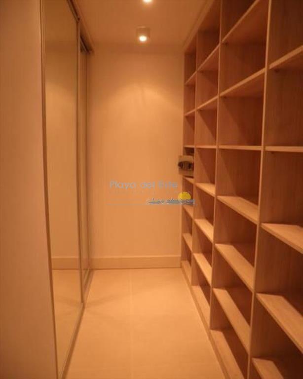 Apartamento en Brava, 3 dormitorios *