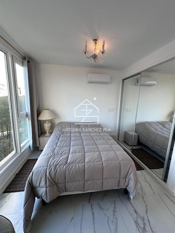 Poseidon esquinero de 3 Dormitorios en suite mas dependenci