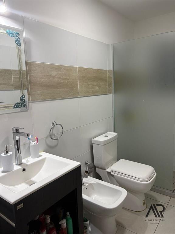 Casa en venta c/ cochera en Cuchilla Alta